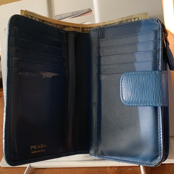 Authentic Prada Wallet - Picture 10 of 10